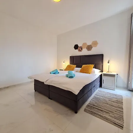 Olga Apartment *
